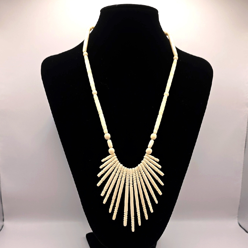 Vintage Cream Carved Beaded Necklace